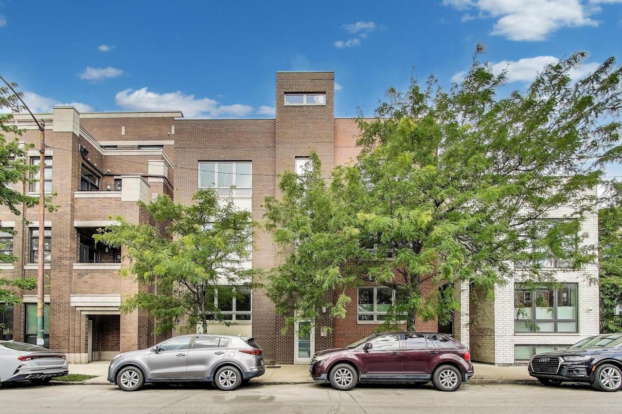 2736 N Ashland Ave. #3N, Chicago, IL 60614