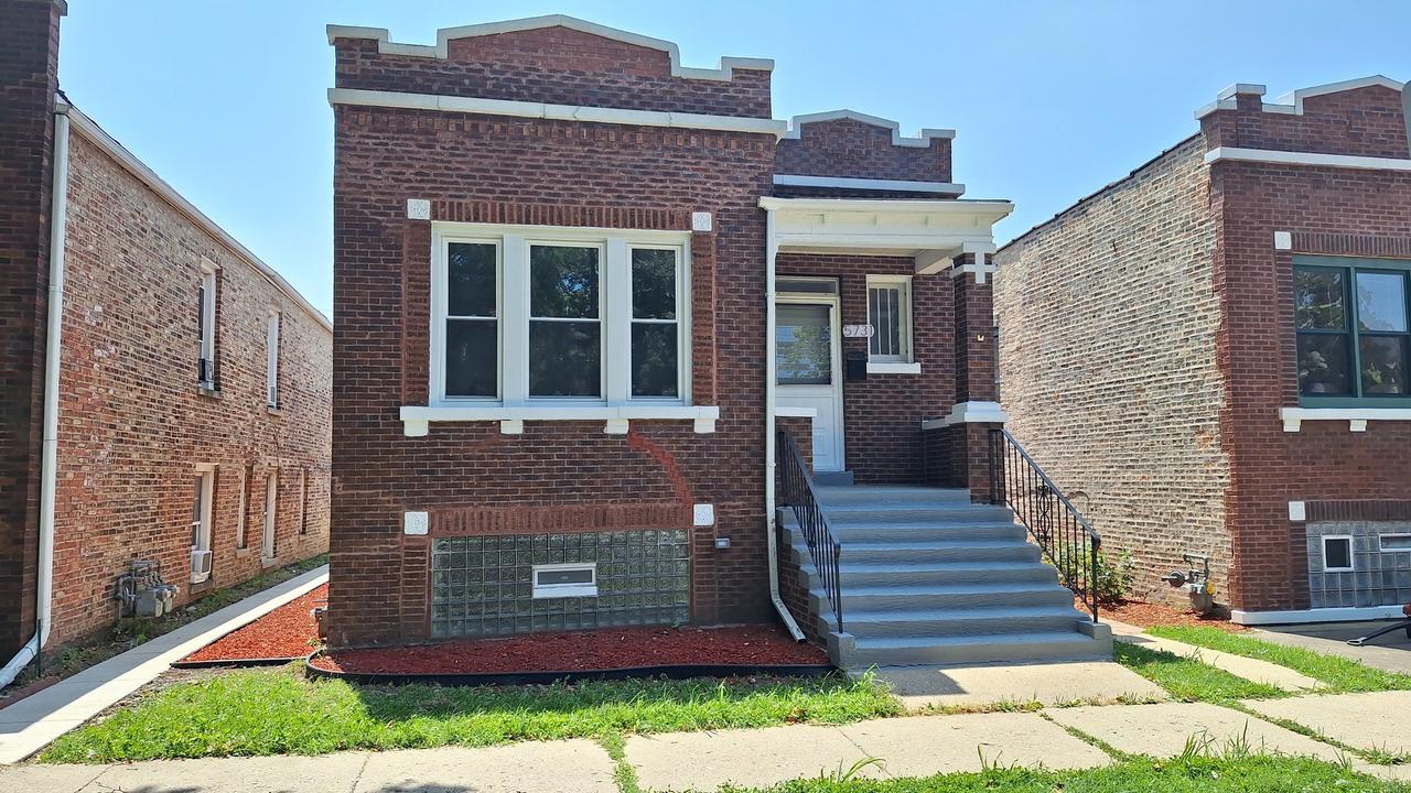 5731 W 23rd St., Cicero, IL 60804
