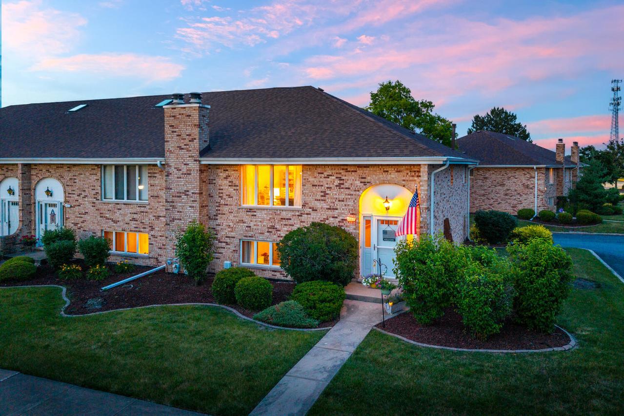 15317 S 73rd Ave. #8, Orland Park, IL 60462