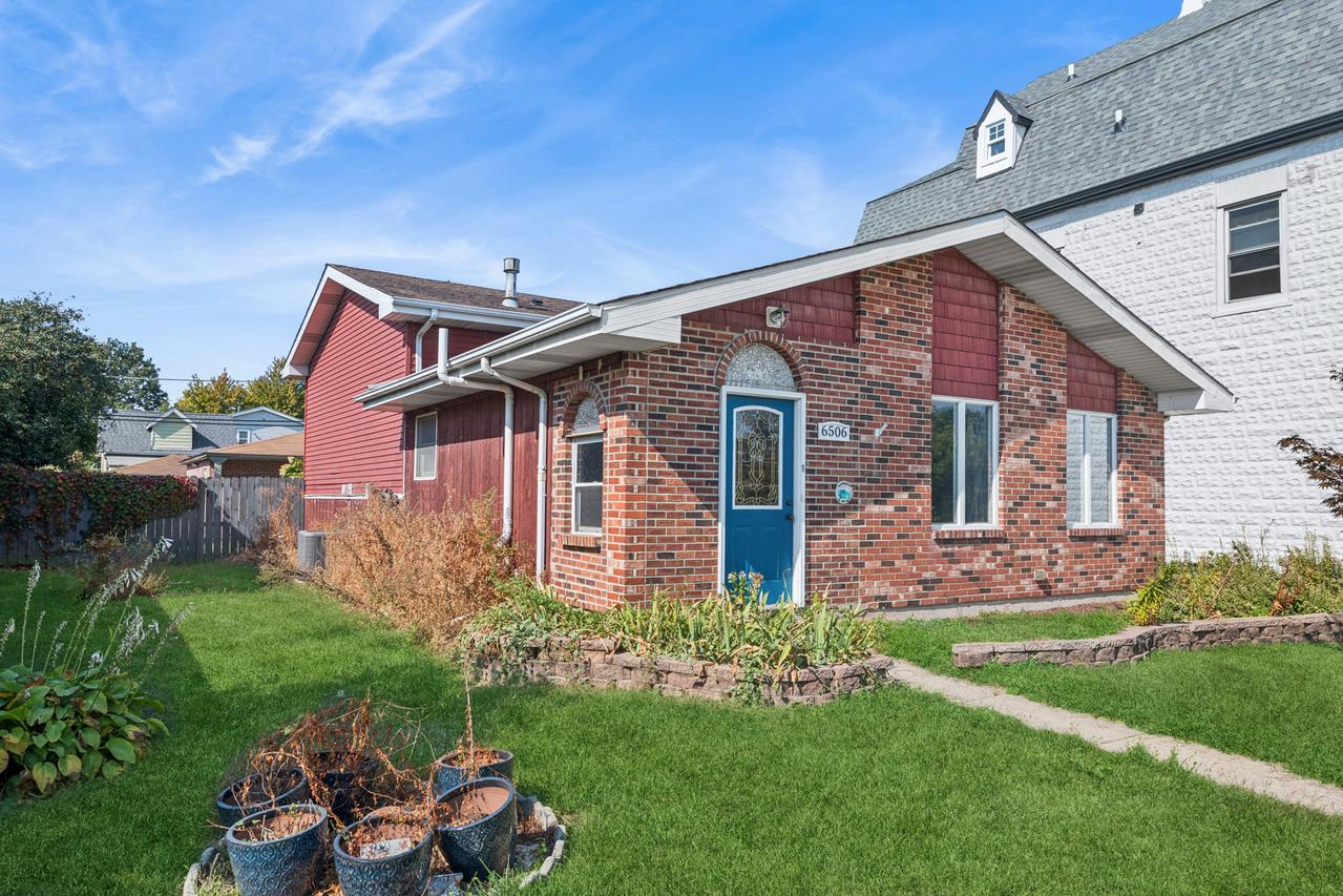 6506 Kimball Ave., Hodgkins, IL 60525