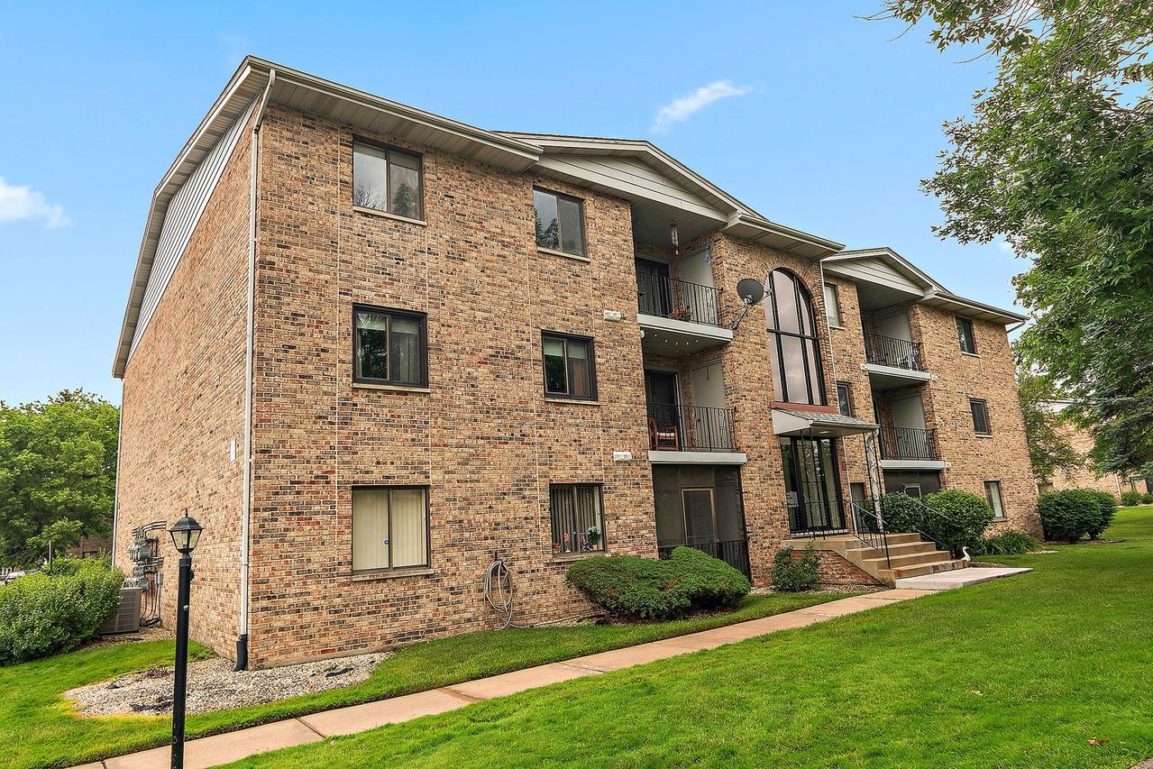 13248 W Circle Drive Pkwy. #407, Crestwood, IL 60418