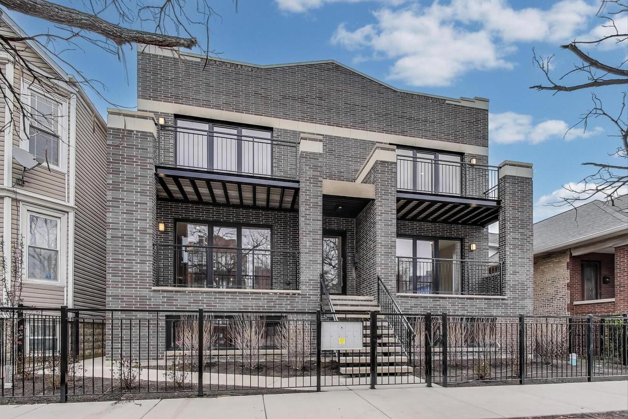 3339 N Ridgeway Ave. #2N, Chicago, IL 60618