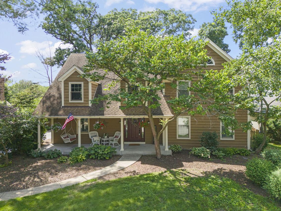 1310 Yorkshire Woods Ct., Wheaton, IL 60189