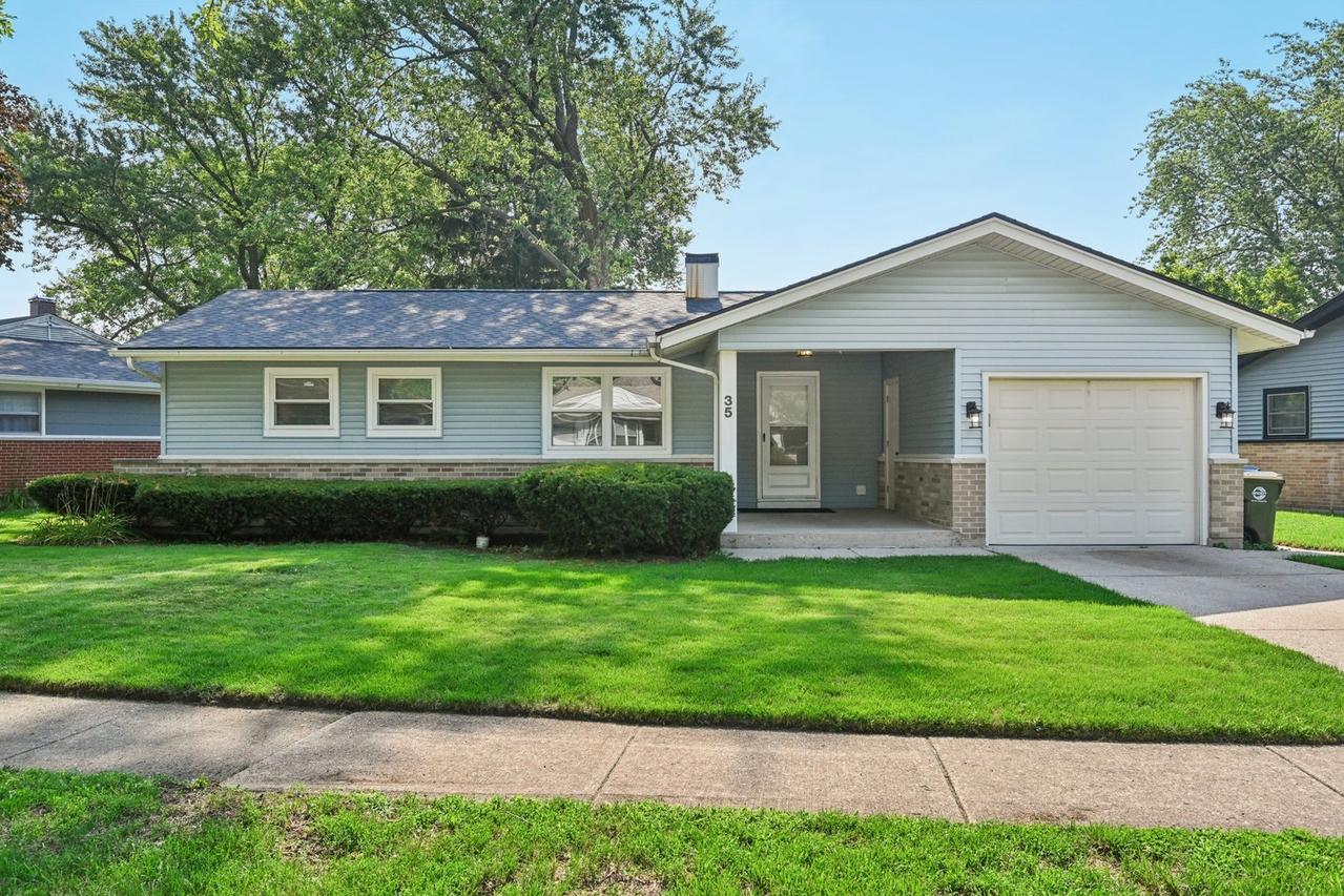 35 Wildwood Rd., Elk Grove Village, IL 60007