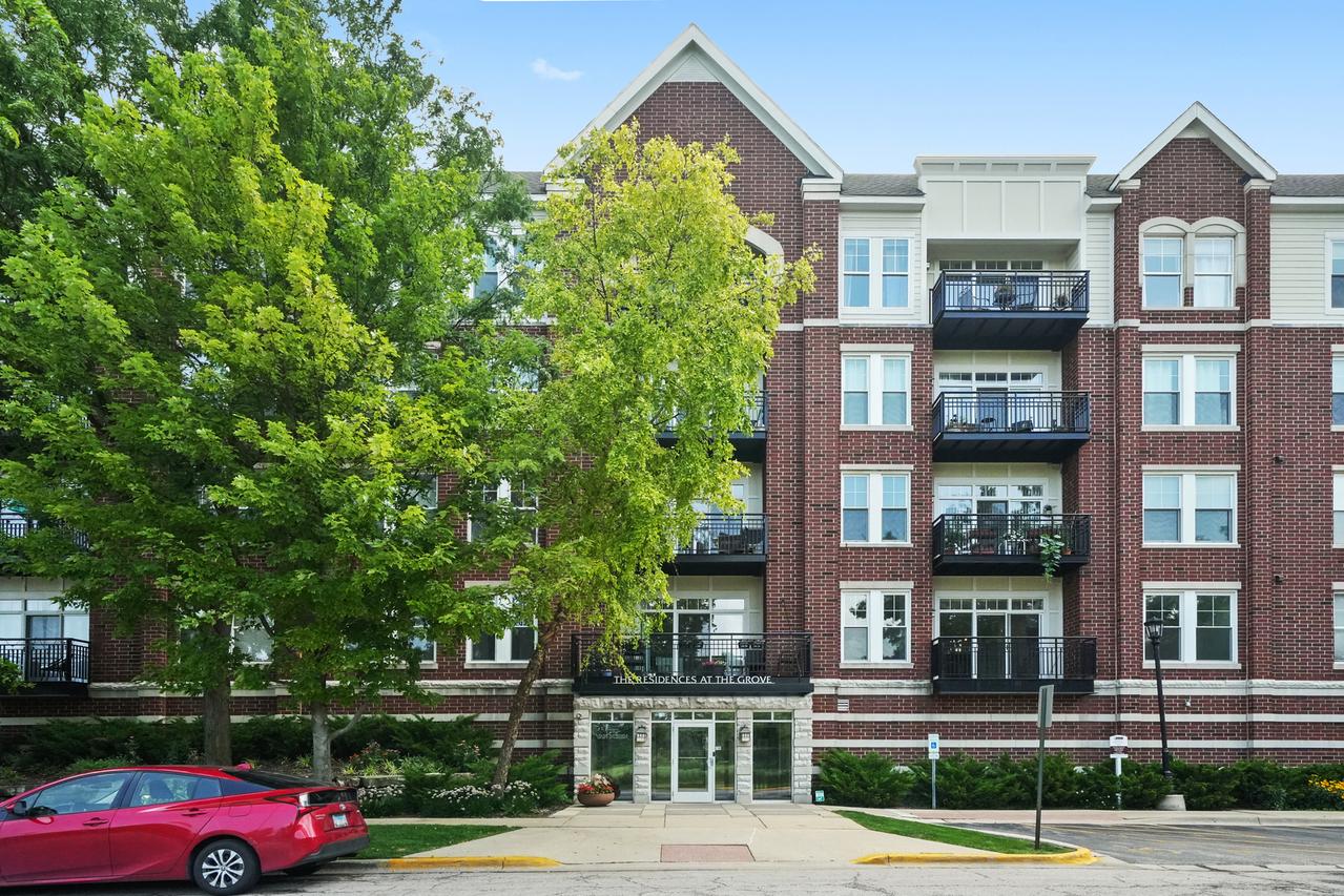 7757 Van Buren St. #413, Forest Park, IL 60130