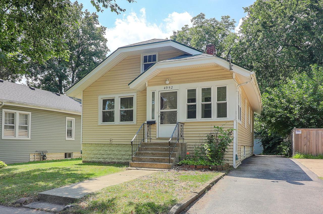 4952 Linscott Ave., Downers Grove, IL 60515