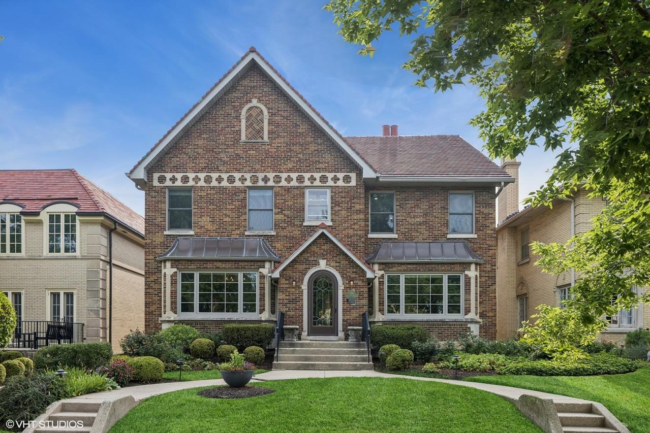 1118 N Kenilworth Ave., Oak Park, IL 60302