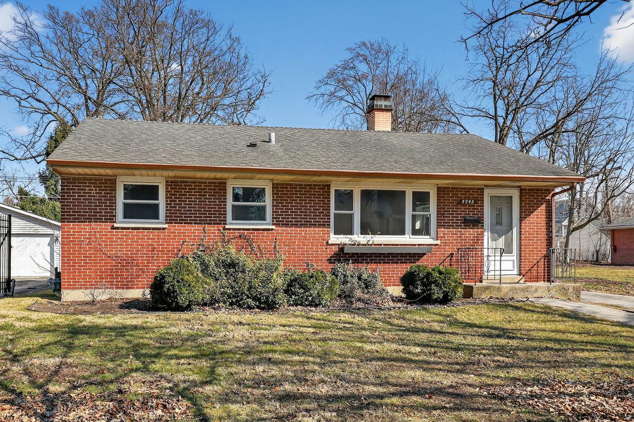 4945 Middaugh Ave., Downers Grove, IL 60515