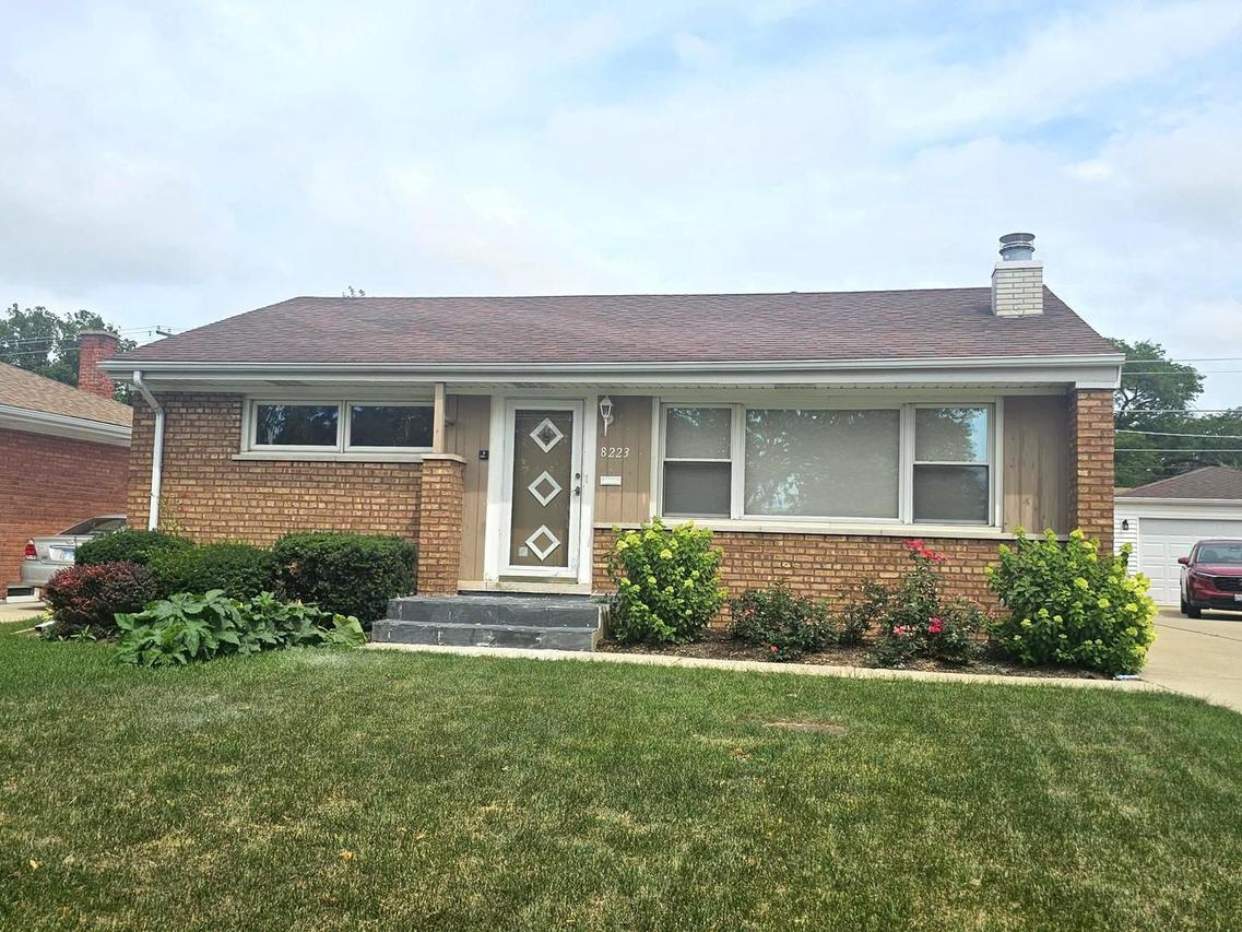 8223 N Washington St., Niles, IL 60714