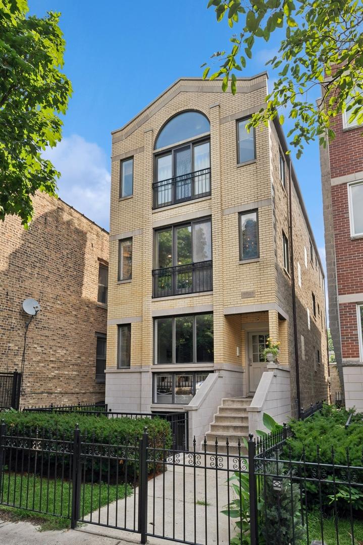 3041 N Racine Ave. #2, Chicago, IL 60657