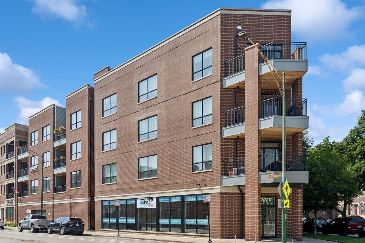 3047 N Oakley Ave. #305, Chicago, IL 60618