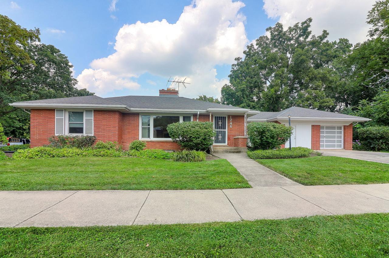 1246 Warren Ave., Downers Grove, IL 60515