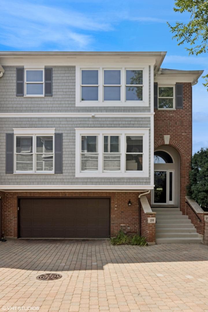 28 S Clay St., Hinsdale, IL 60521