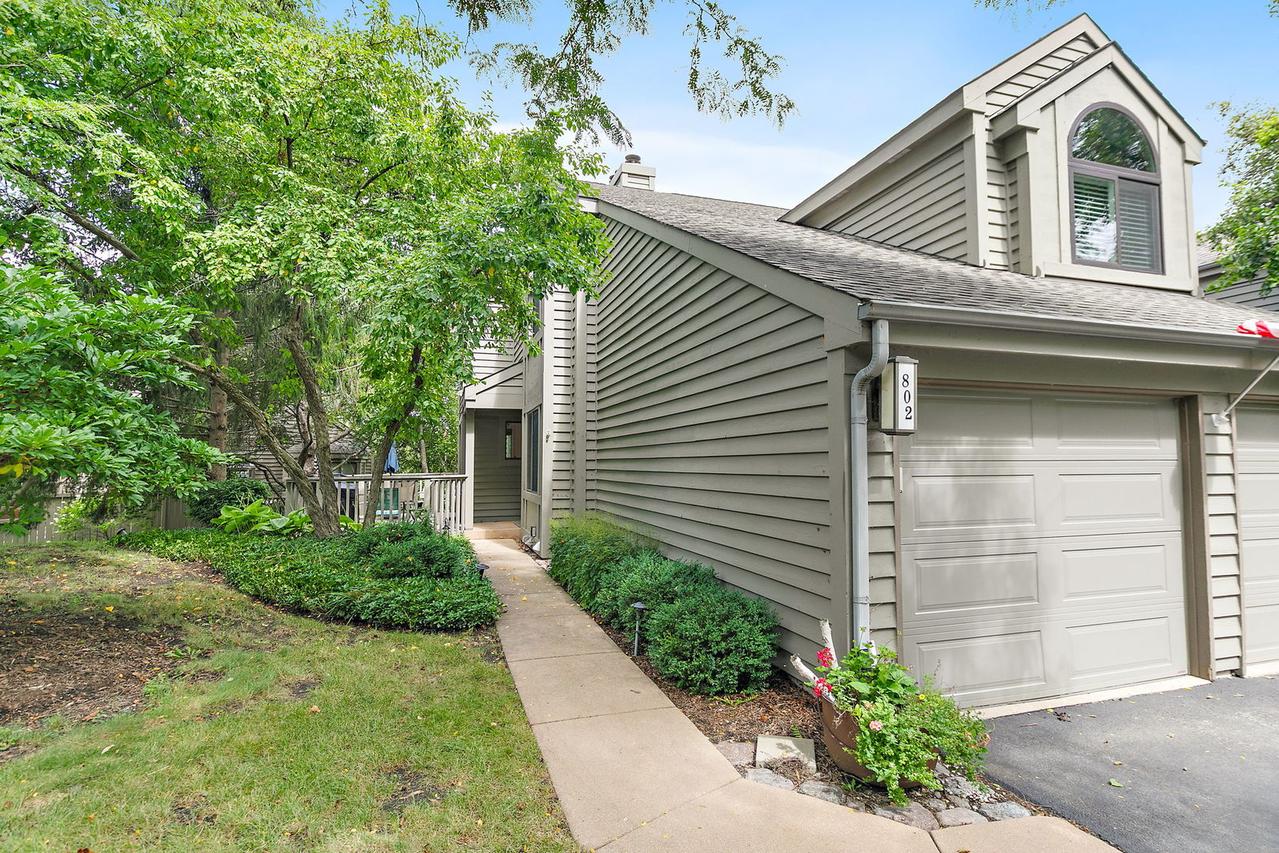 802 Golf Ln. #994, Lake Barrington, IL 60010