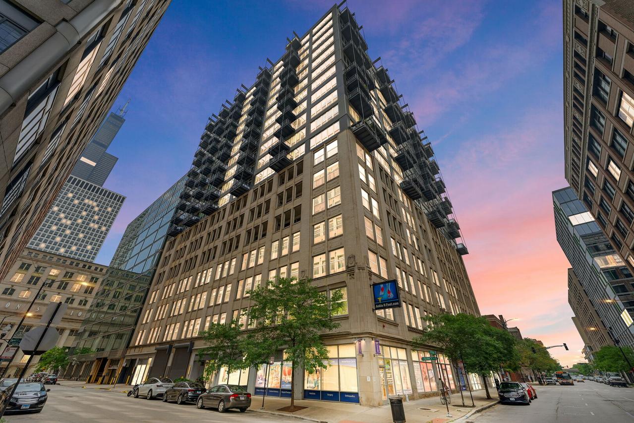 565 W Quincy St. #501, Chicago, IL 60661