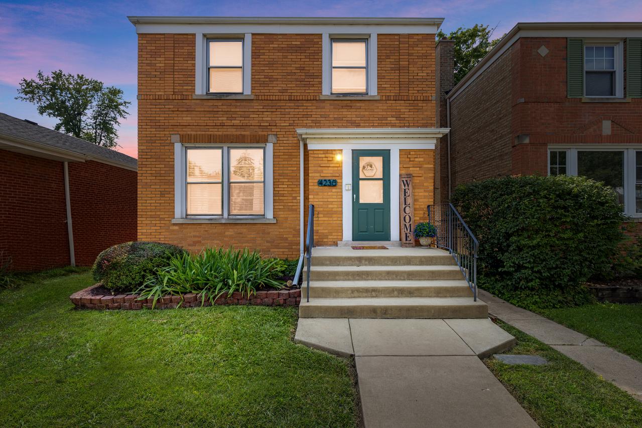 4230 Maple Ave., Brookfield, IL 60513