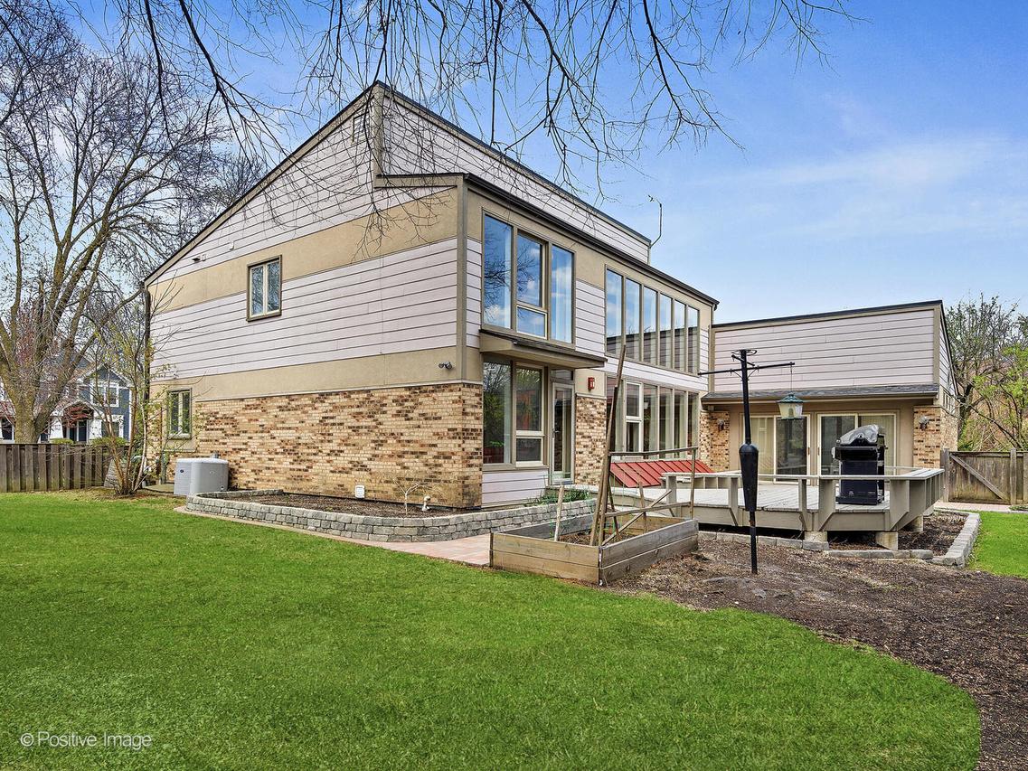 56 Birchwood Ave., Deerfield, IL 60015