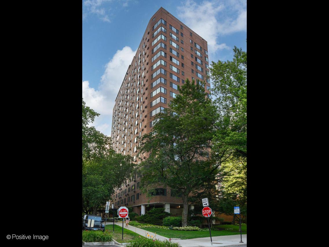 3100 N Lake Shore Dr. #208, Chicago, IL 60657