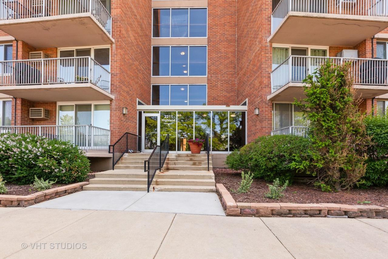 2211 S Highland Ave. #4B, Lombard, IL 60148