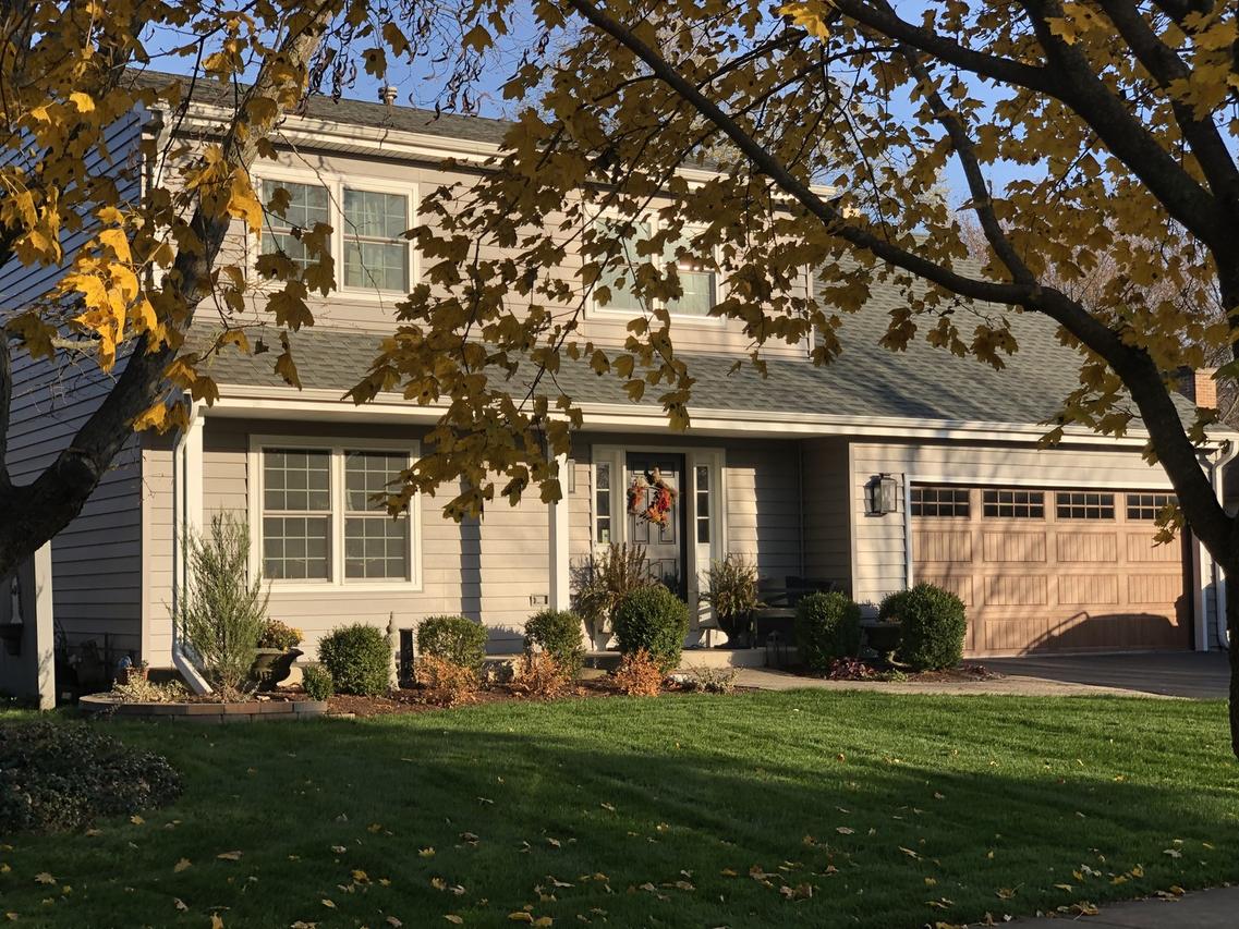 2224 Flambeau Dr., Naperville, IL 60564