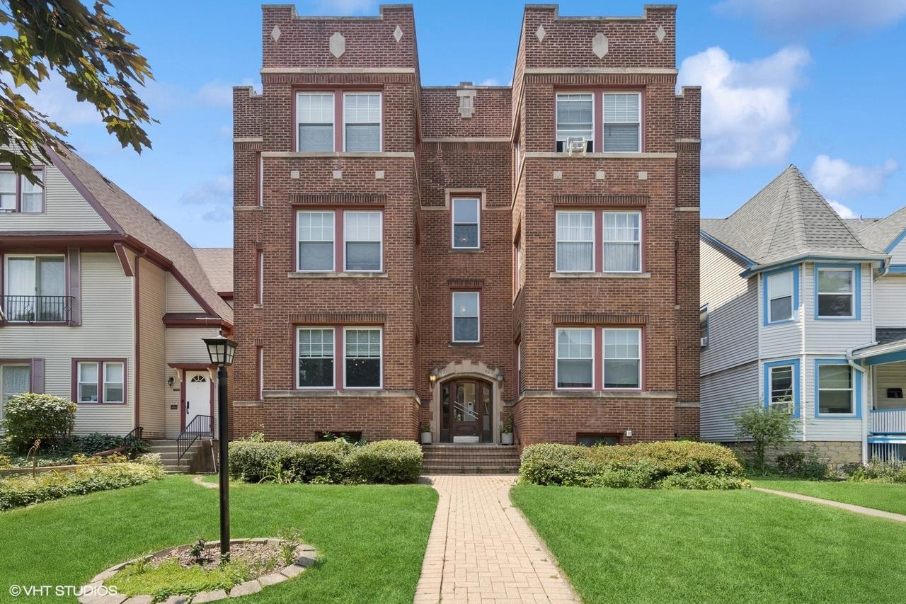 431 Wisconsin Ave. #1, Oak Park, IL 60302