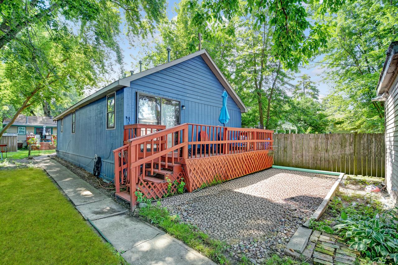 50 N Lake Ave., Fox Lake, IL 60020