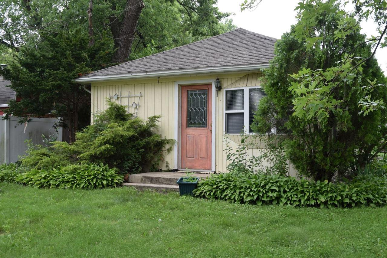 120 Cedardel St., Mchenry, IL 60051