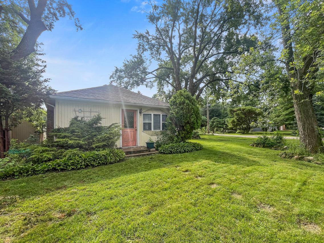 120 Cedardel St., Mchenry, IL 60051