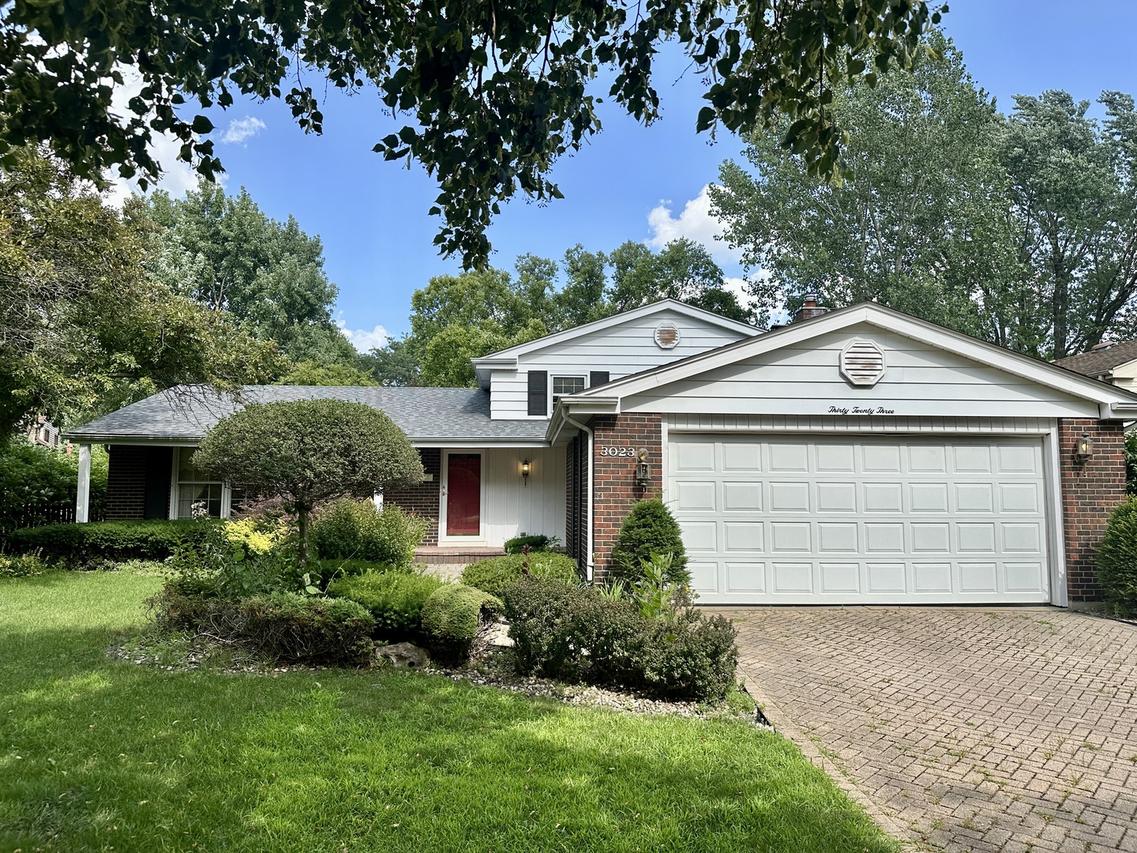 3023 N Windsor Dr., Arlington Heights, IL 60004