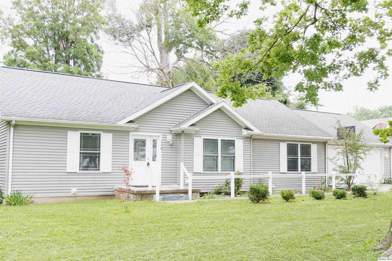 110 E Prairie St., Camp Point, IL 62320