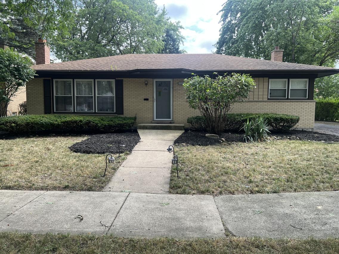 16927 Langley Ave., South Holland, IL 60473