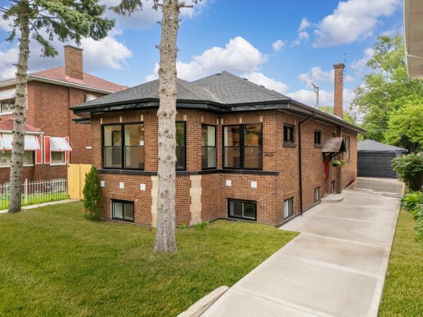 7427 S Oglesby Ave., Chicago, IL 60649