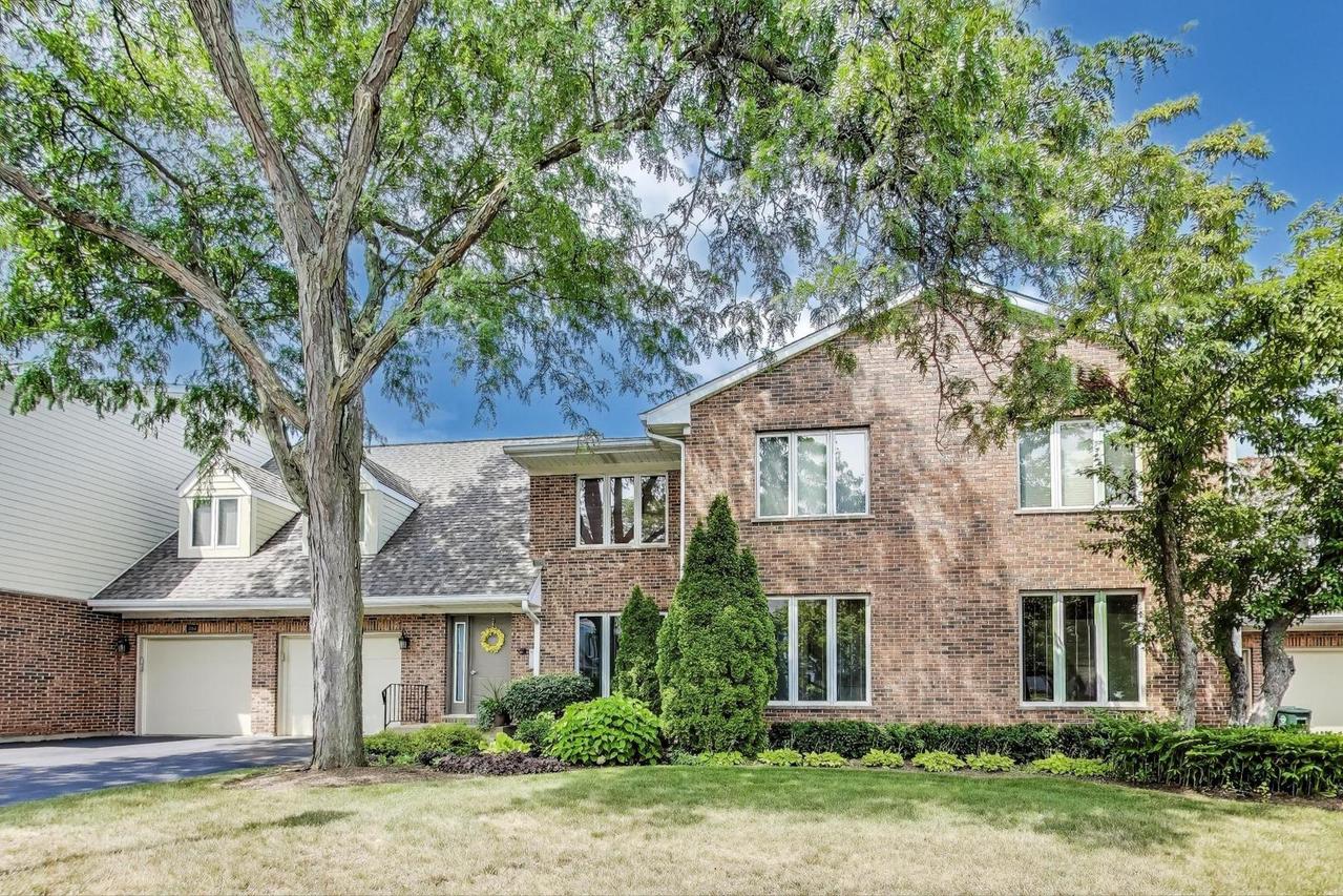 1664 N Douglas Ct., Arlington Heights, IL 60004