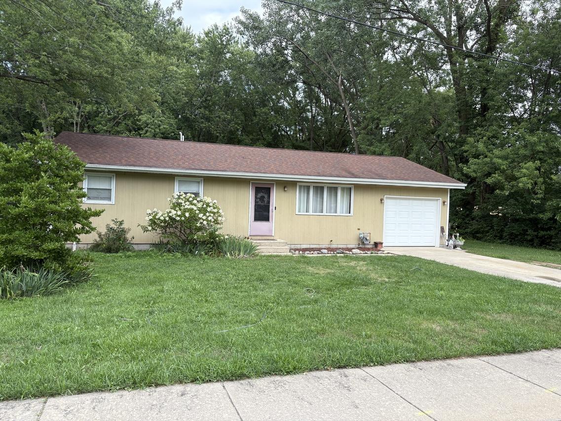 230 Barr St., Braidwood, IL 60408