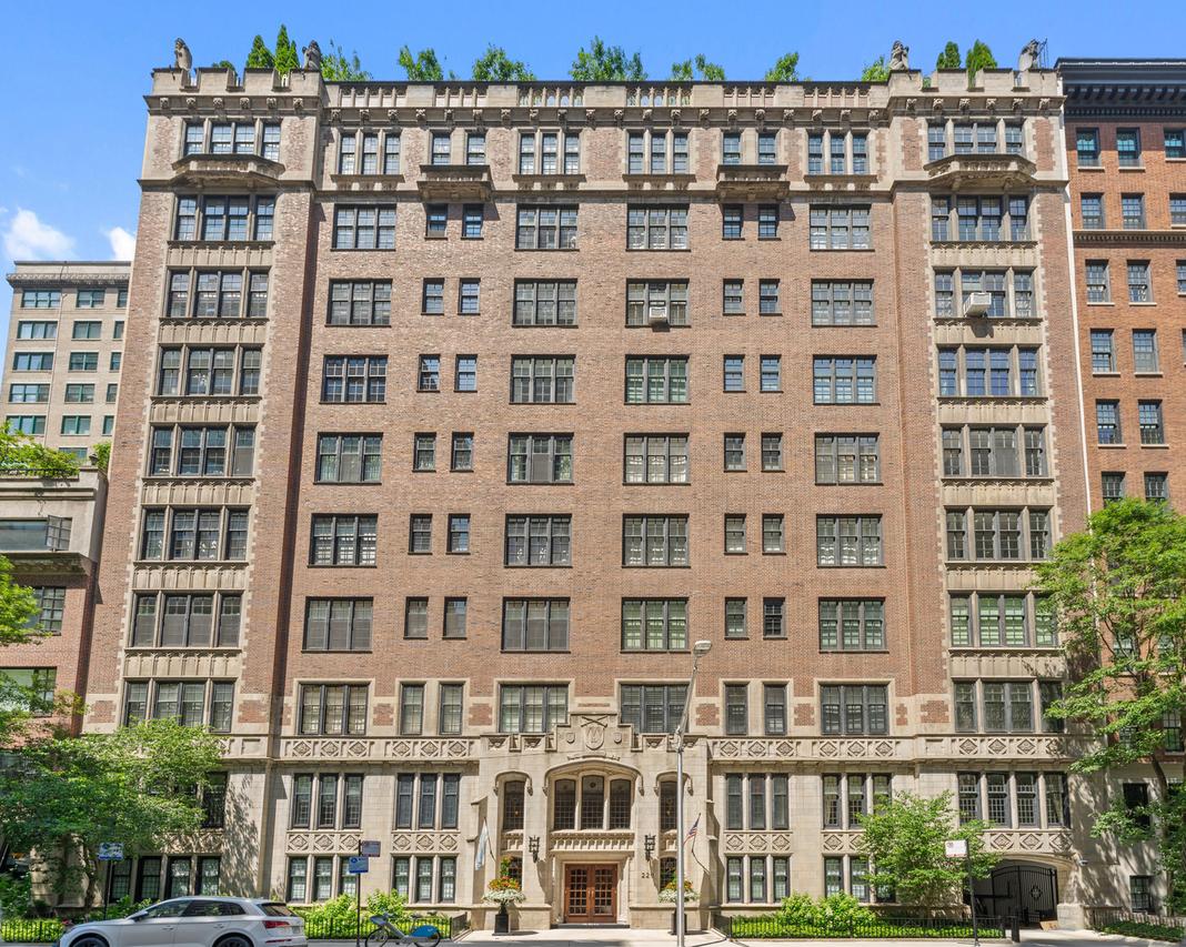 220 E Walton Pl. #4E, Chicago, IL 60611