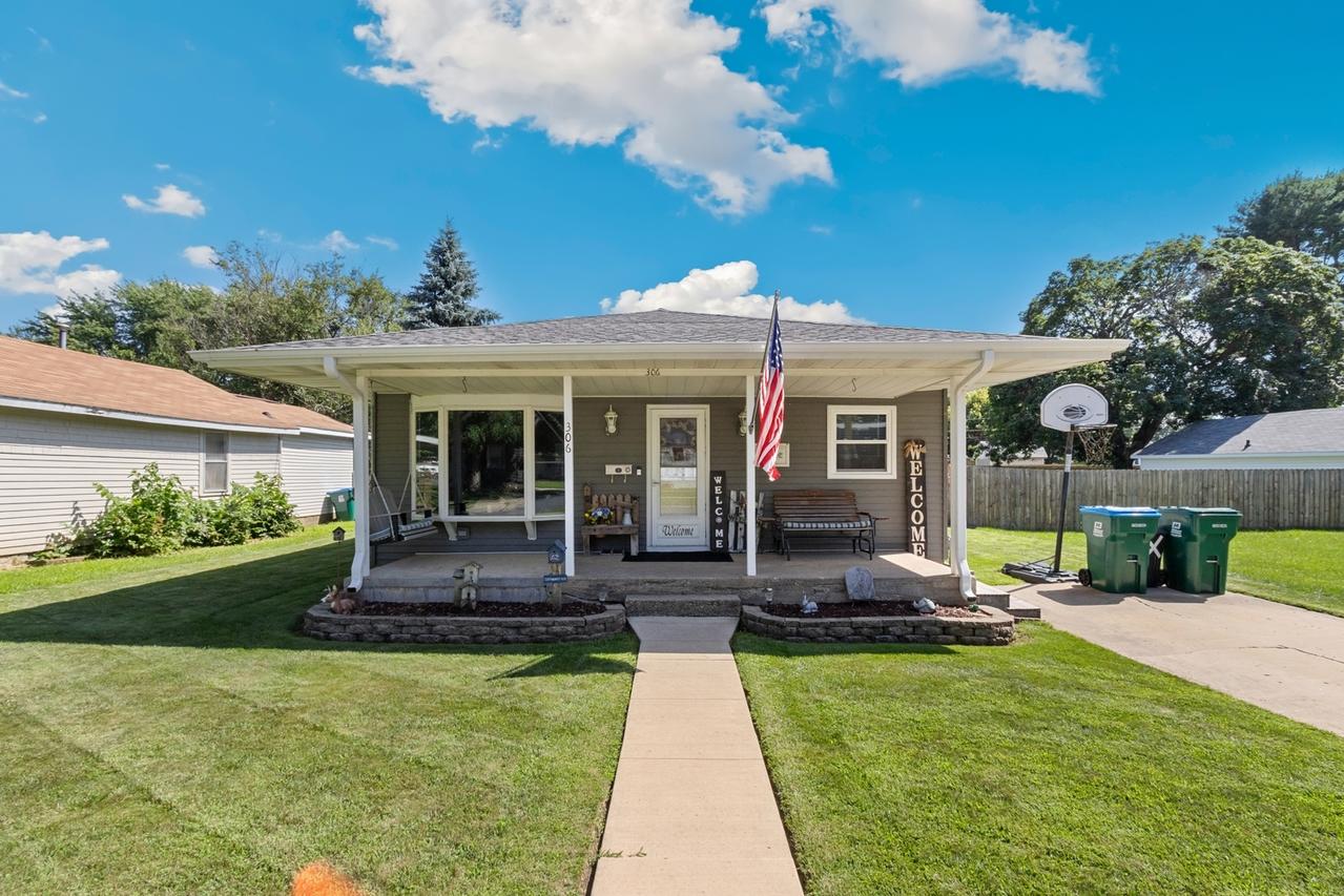 306 E 9th St., Rock Falls, IL 61071