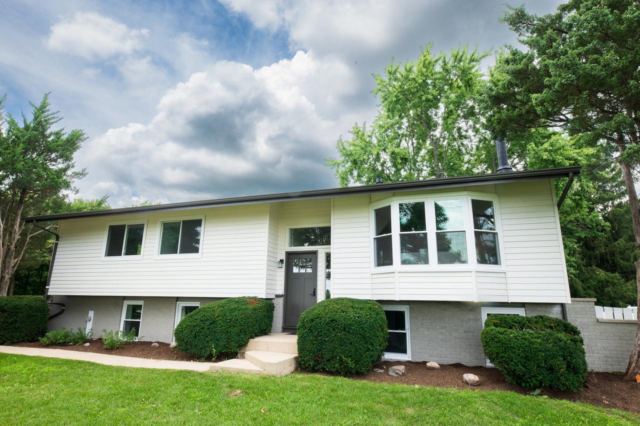 42W316 W Silver Glen Rd., St. Charles, IL 60175