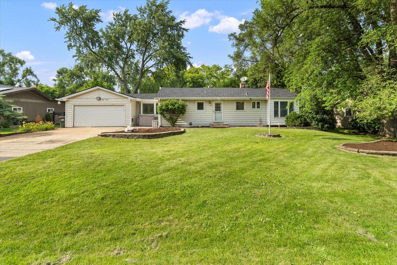 23W500 Burdette Ave., Carol Stream, IL 60188