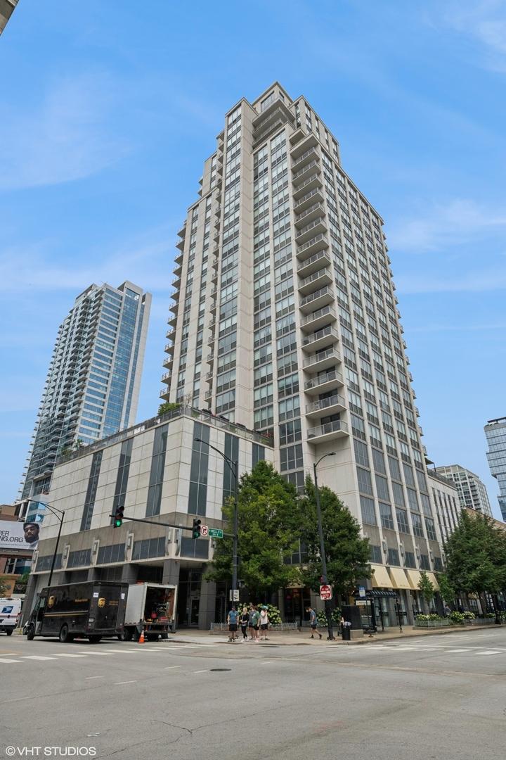 200 W Grand Ave. #2303, Chicago, IL 60654