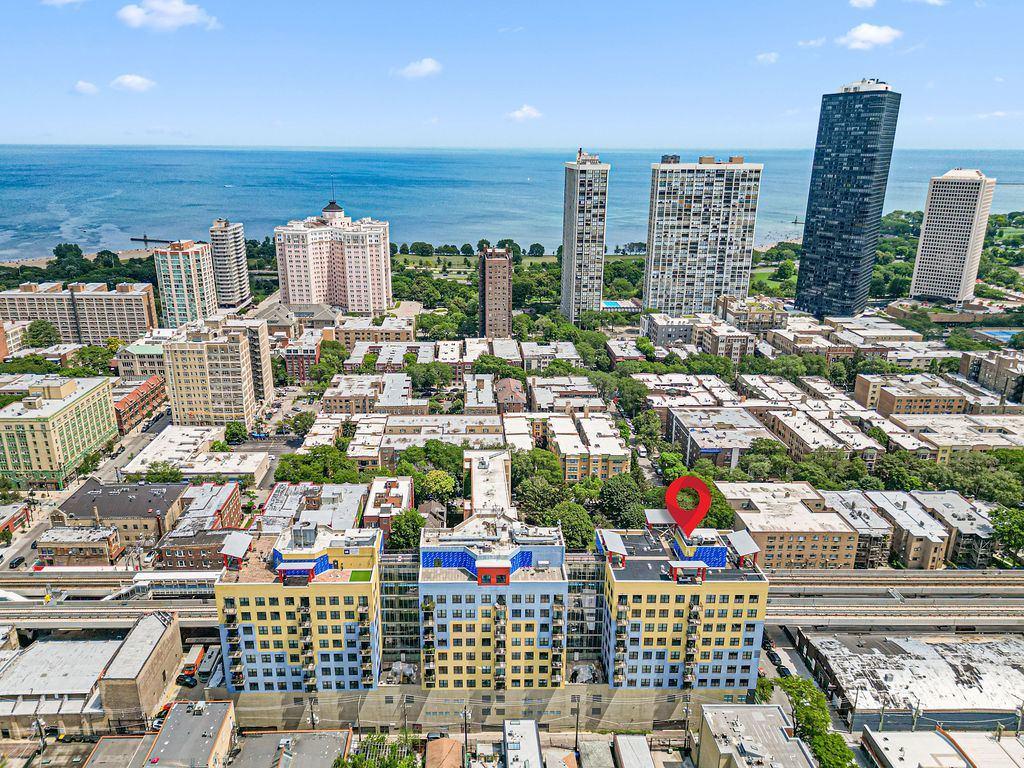 1122 W Catalpa Ave. #703, Chicago, IL 60640