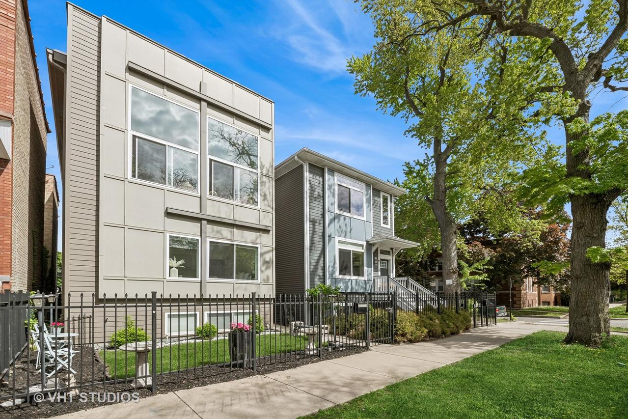 2503 N Maplewood Ave., Chicago, IL 60647