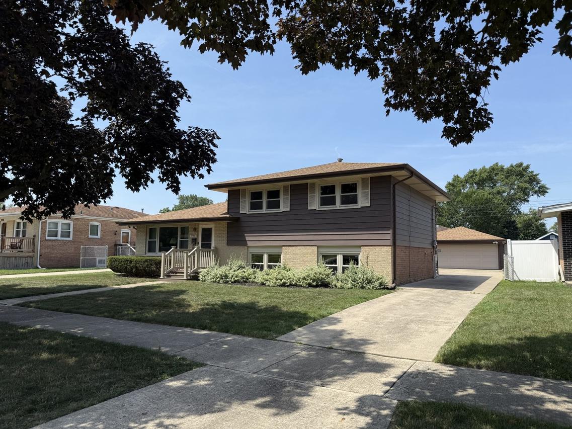 9732 Massasoit Ave., Oak Lawn, IL 60453