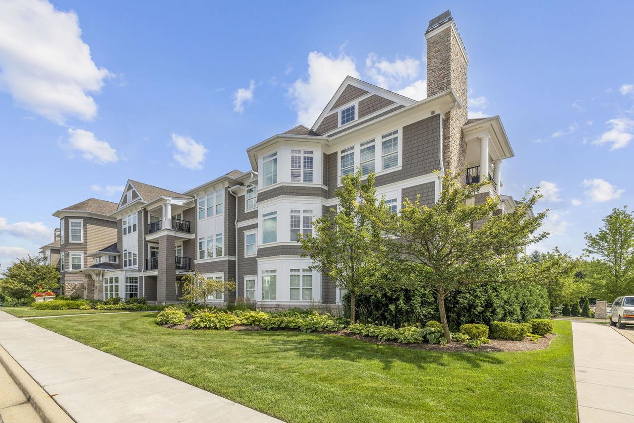 8 E Kennedy Ave. #206, Hinsdale, IL 60521