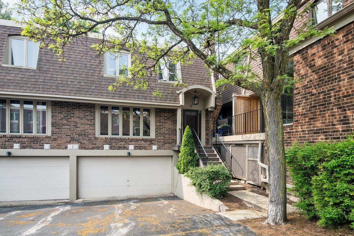 921 Harlem Ave. #16, Glenview, IL 60025