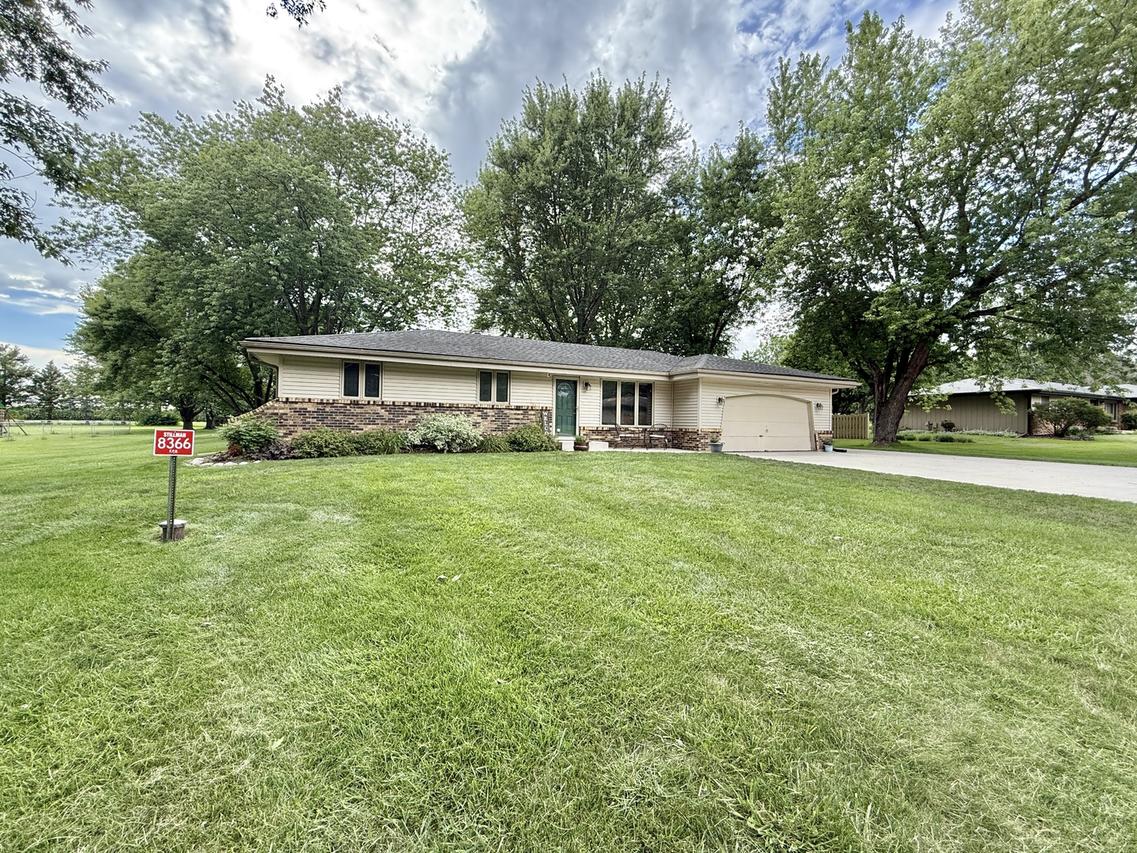 8366 N Canary Dr., Stillman Valley, IL 61084