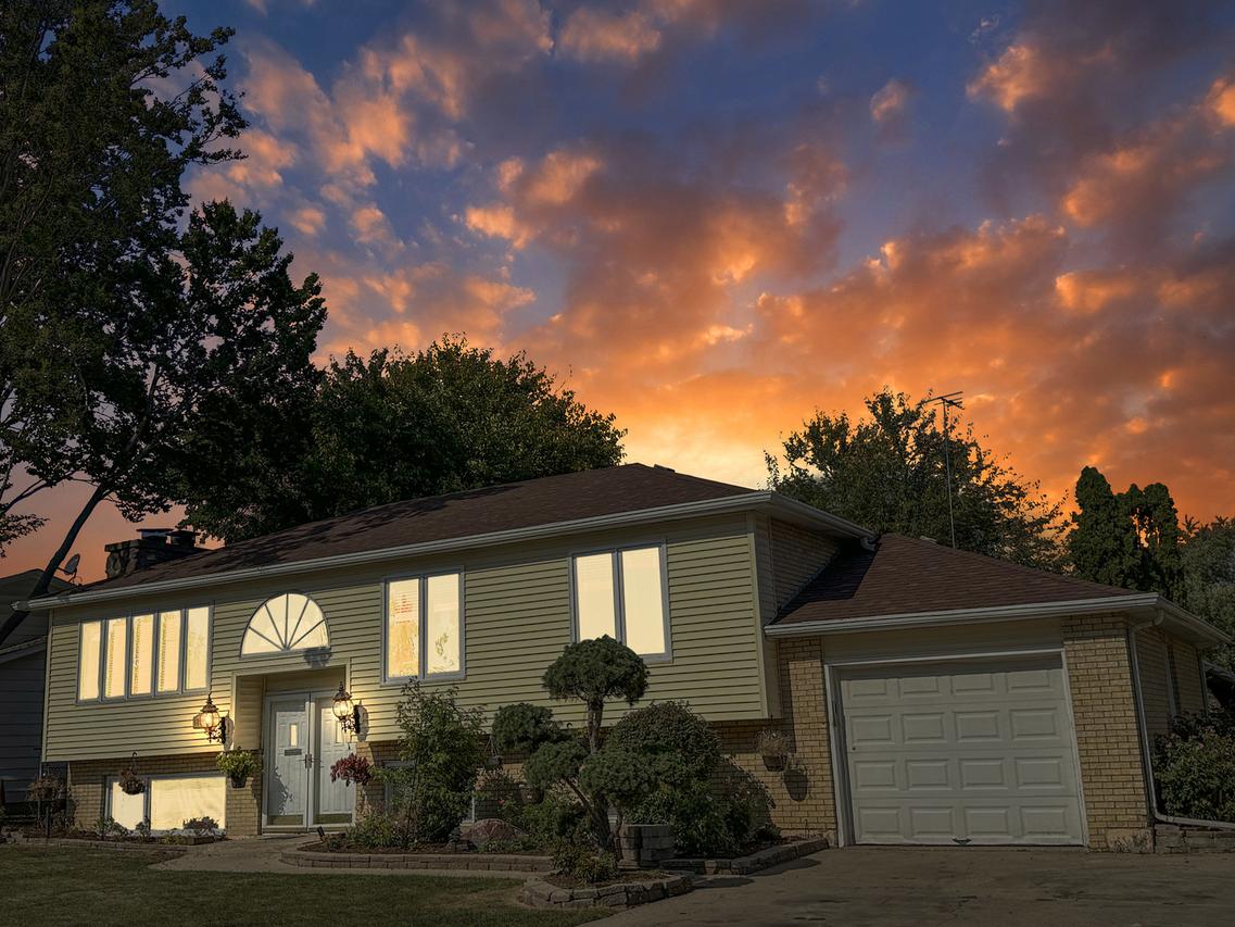 1220 Comet Dr., Aurora, IL 60505