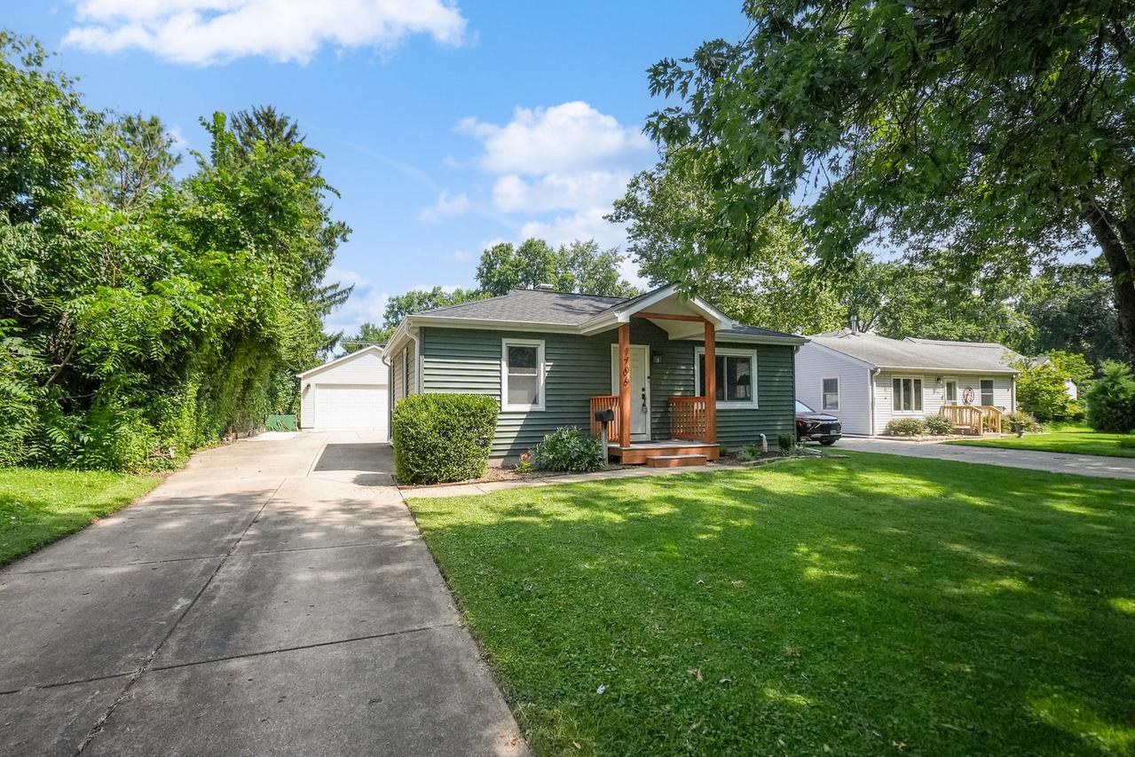 1706 Burlington Ave., Lisle, IL 60532
