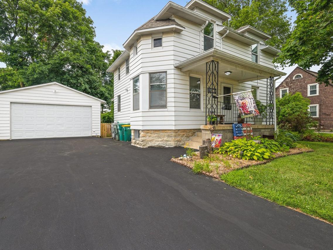 250 Edward St., Sycamore, IL 60178