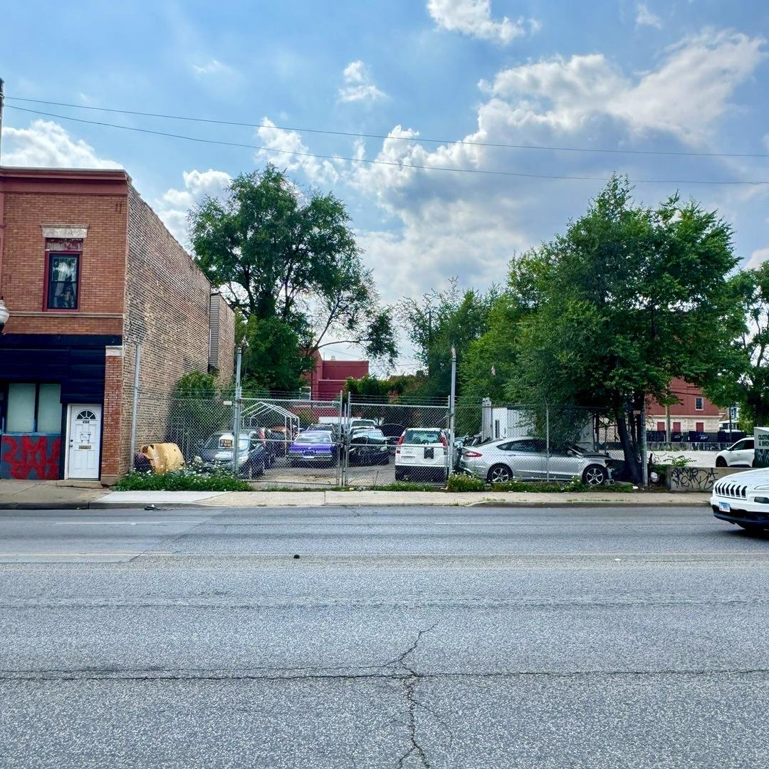 608 N Cicero Ave., Chicago, IL 60644