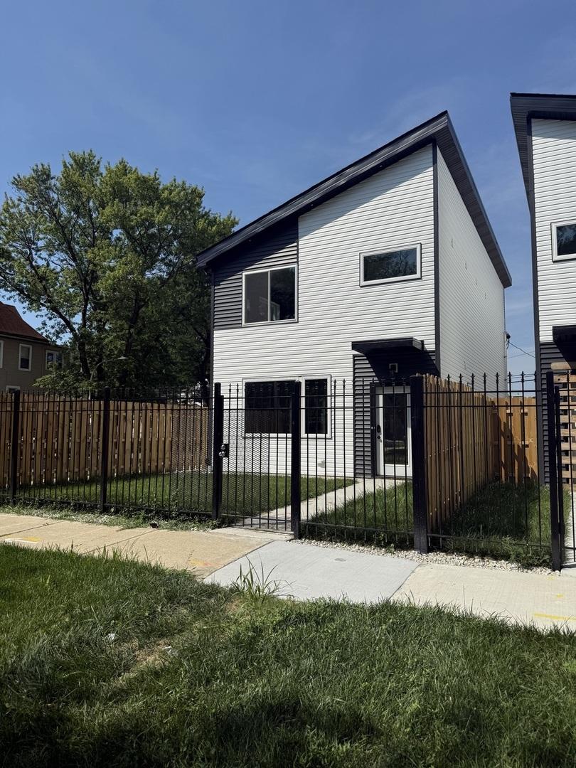 302 N Lockwood Ave., Chicago, IL 60644